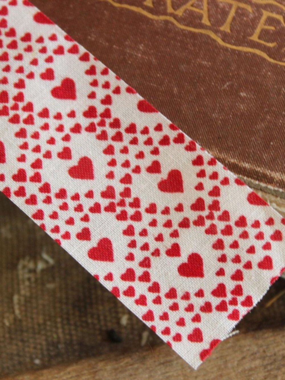 Vintage 1980s 1990s Offray Heart Ribbon Trim, 1 .5 Inch Wide 47" long - Picture 5 of 10